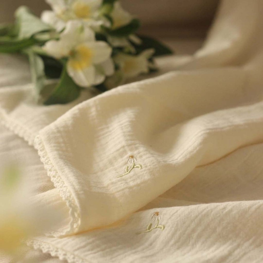 Bambinista - AVERY ROW - Blankets - AVERY ROW Embroidered Muslin blanket - Wild Chamomile