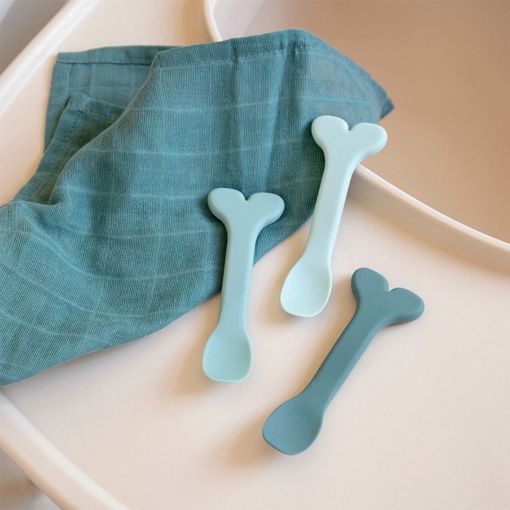 Bambinista - DONE BY DEER - Tableware - DONE BY DEER Silicone baby spoon 3 - pack Wally - Blue