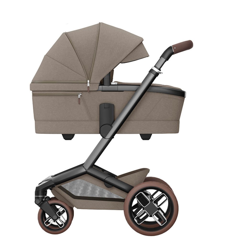 Bambinista - MAXI COSI - Travel - MAXI COSI FAME 10 Piece Premium Travel System with FamilyFix 360 Pro2 - Twilic Truffle (Black Wheel)