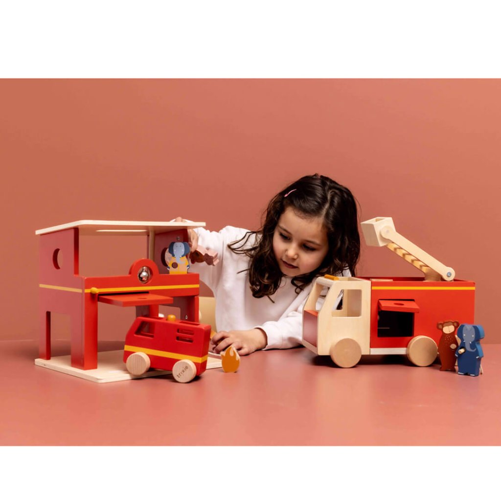 Bambinista - TRIXIE - Toys - TRIXIE Wooden fire truck